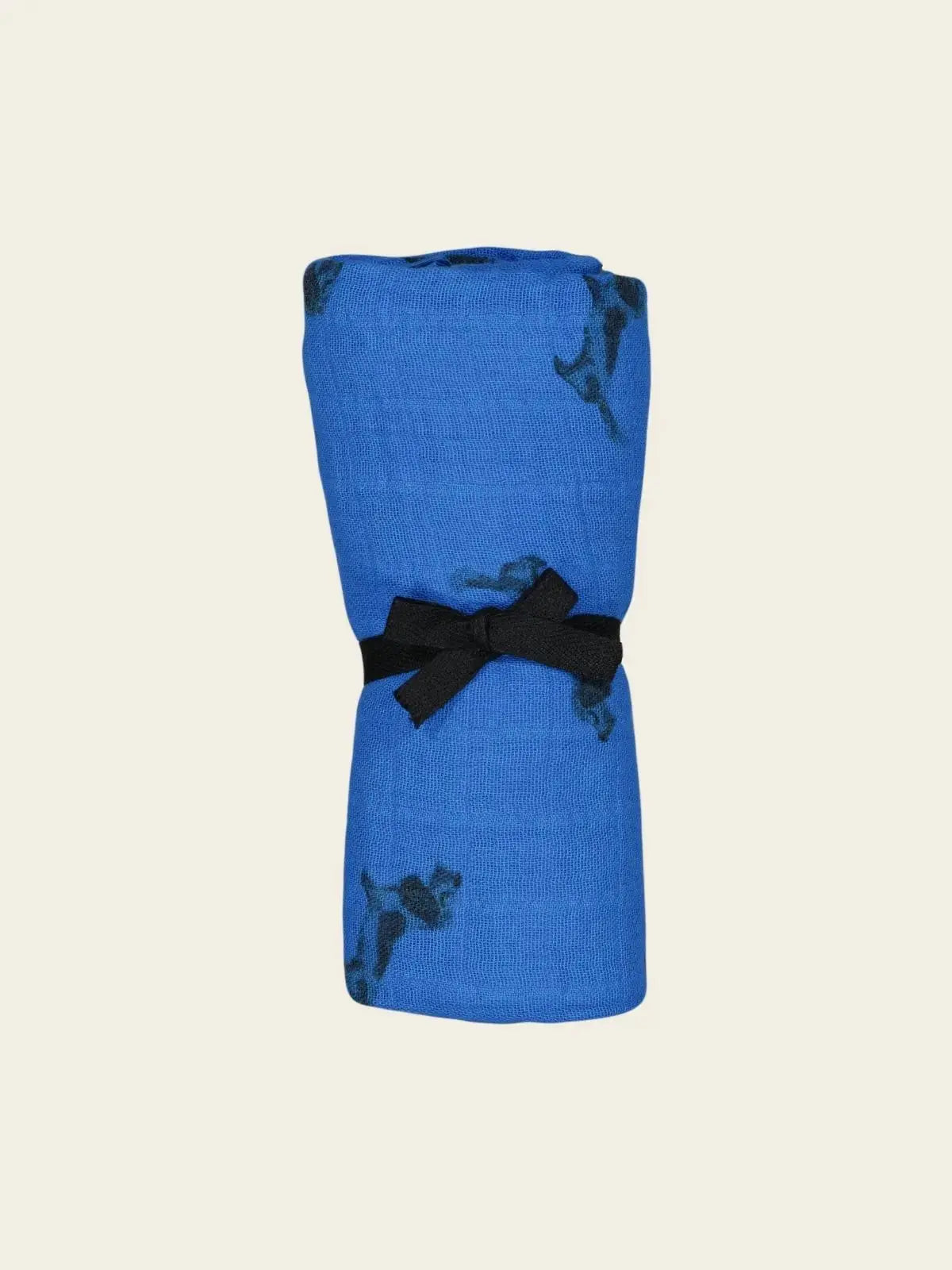 Rose in april - lange Bianca teckel bleu - 110x110 cm