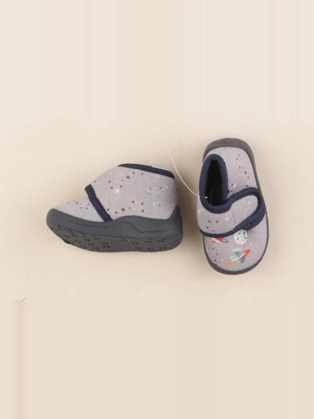 Vertbaudet - chaussons gris - pointure 18