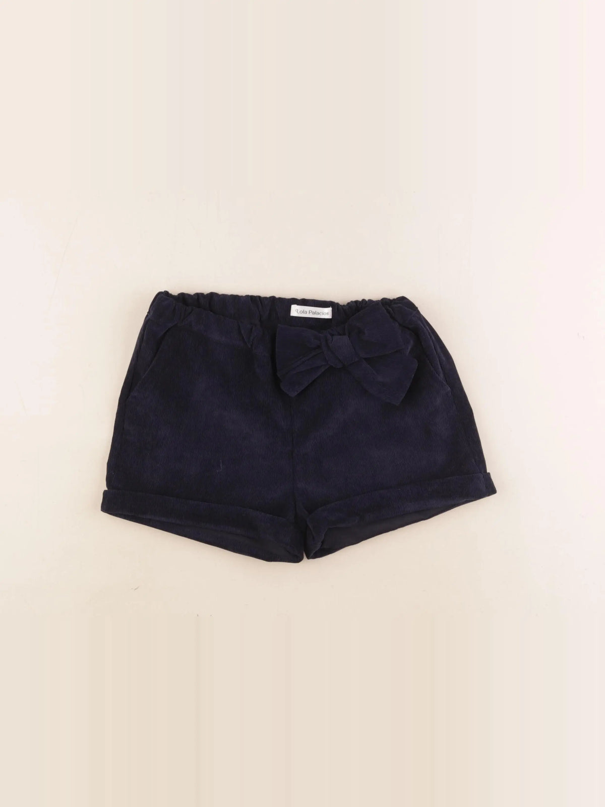Lola Palacios - short bleu - 8 ans