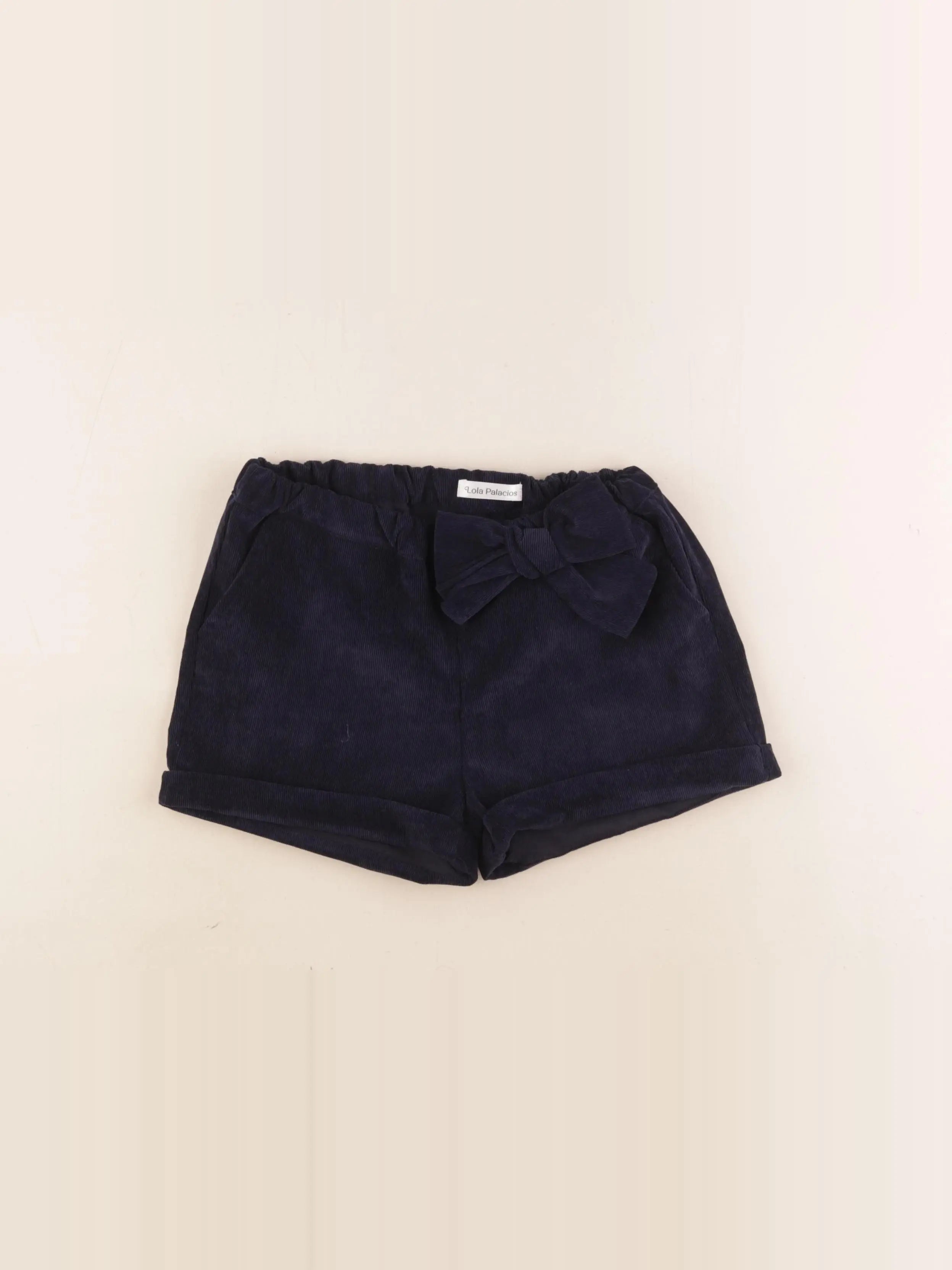 Lola Palacios - short bleu - 8 ans