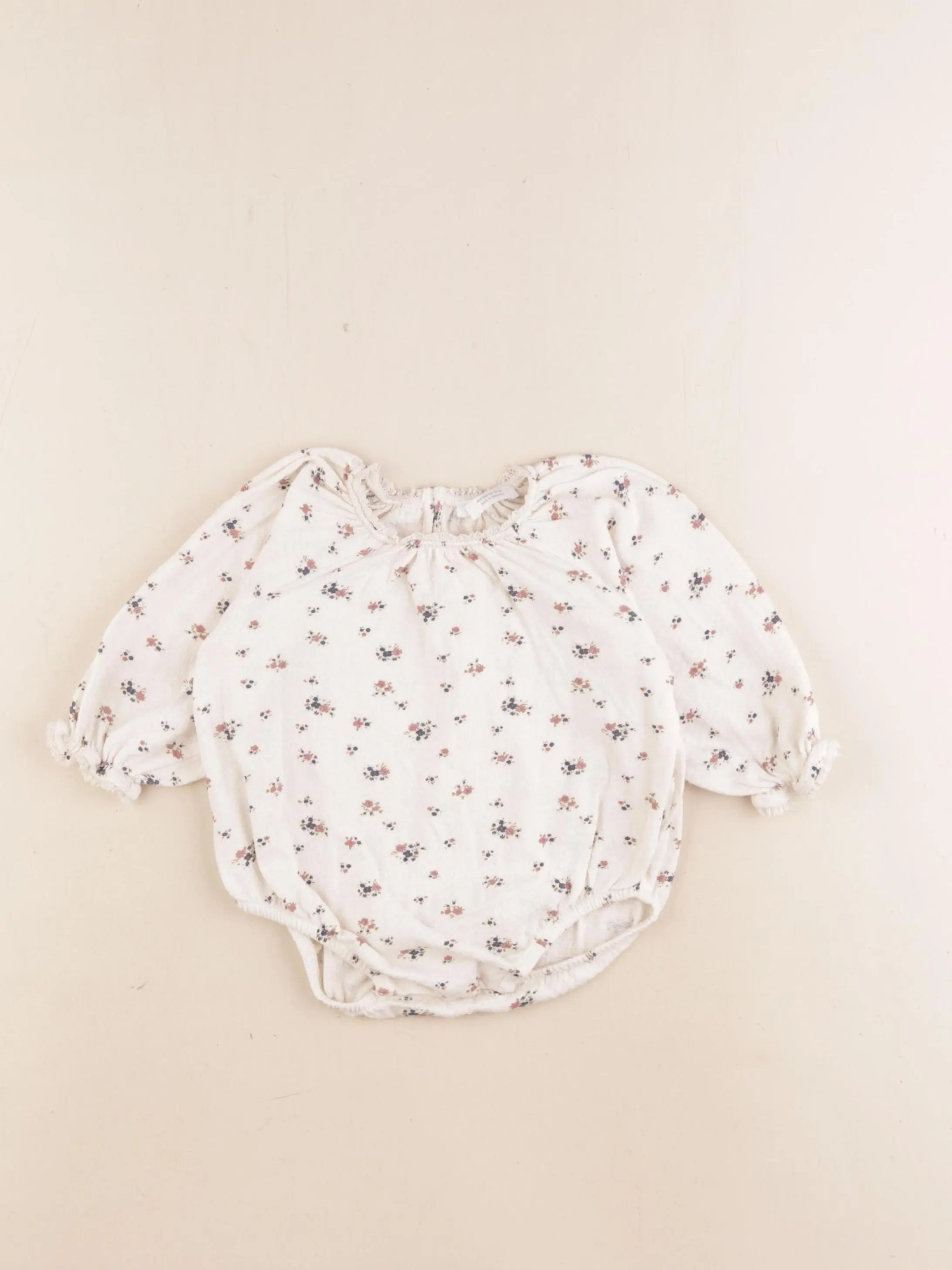 Zara - combinaison beige - 6/9 mois