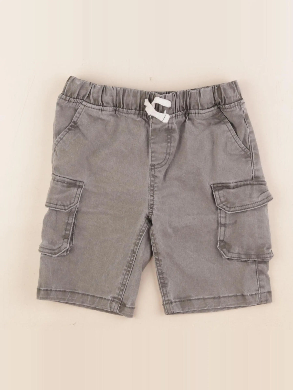Vertbaudet - short vert - 7 ans
