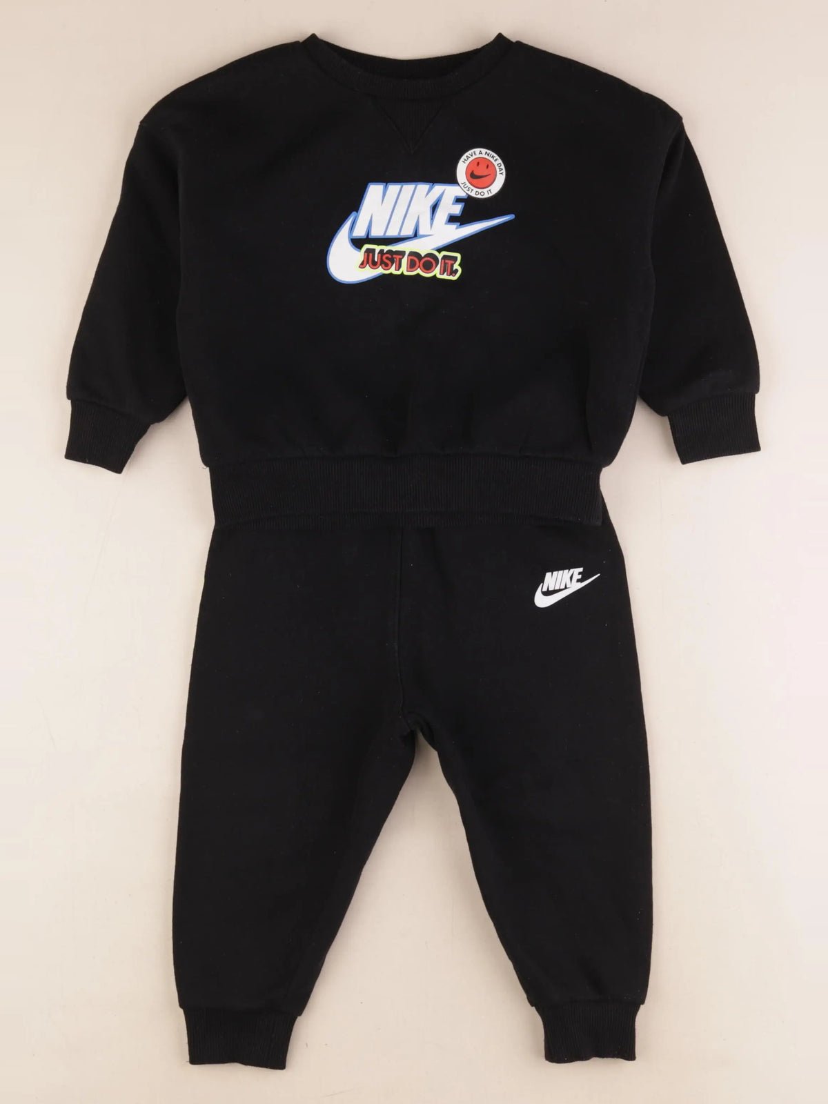 Nike - ensemble noir - 24 mois