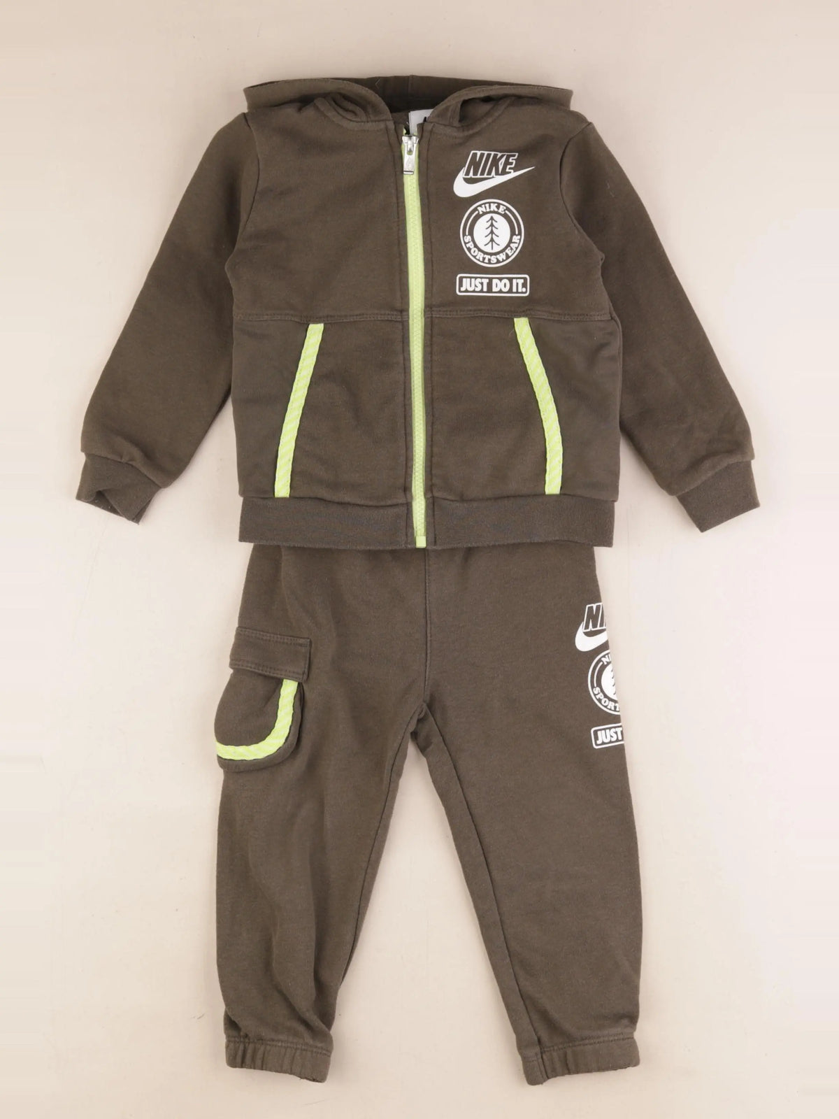 Nike - ensemble vert - 24 mois