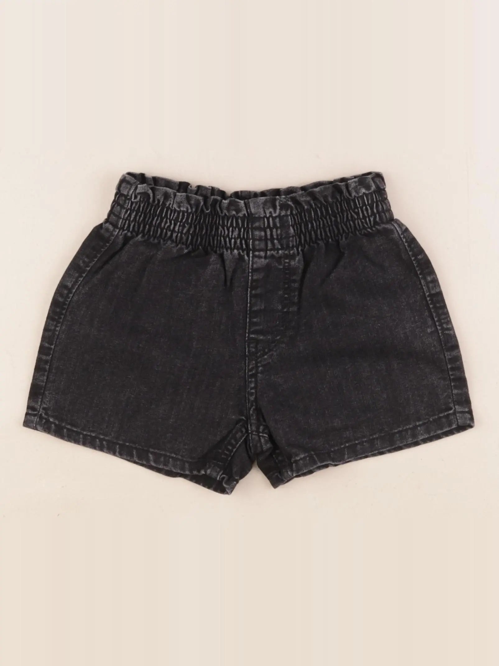 H&M - short noir - 18/24 mois