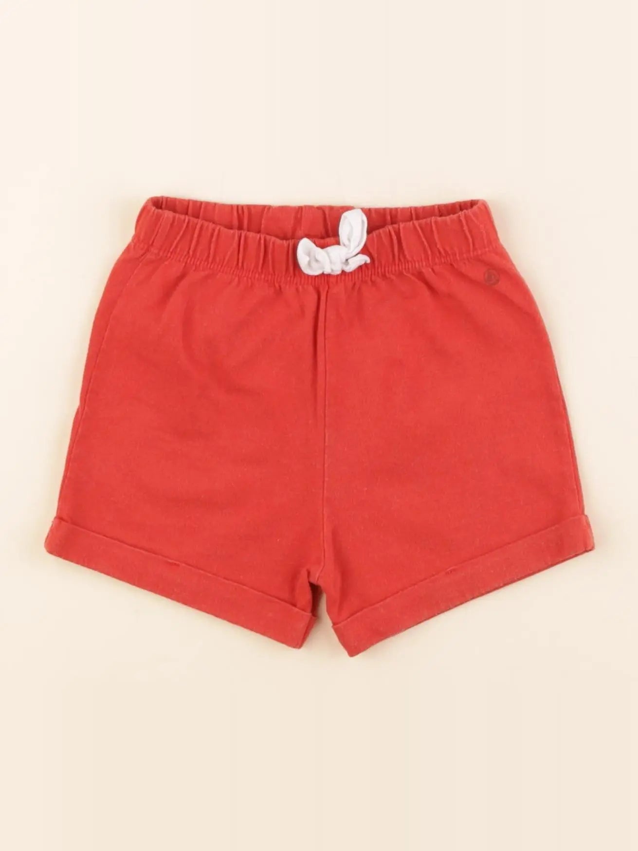 Short rouge