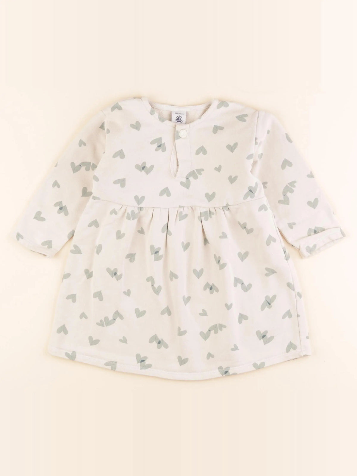 Robe beige, vert