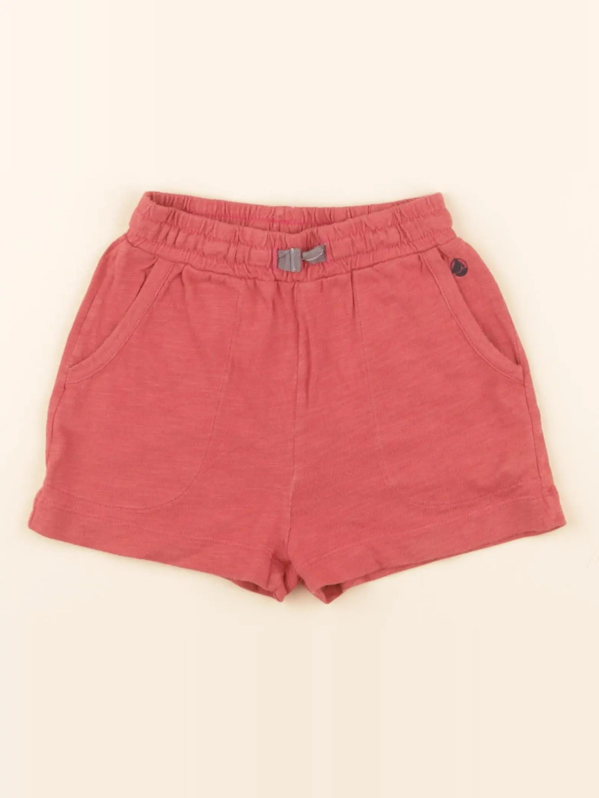 Short rouge