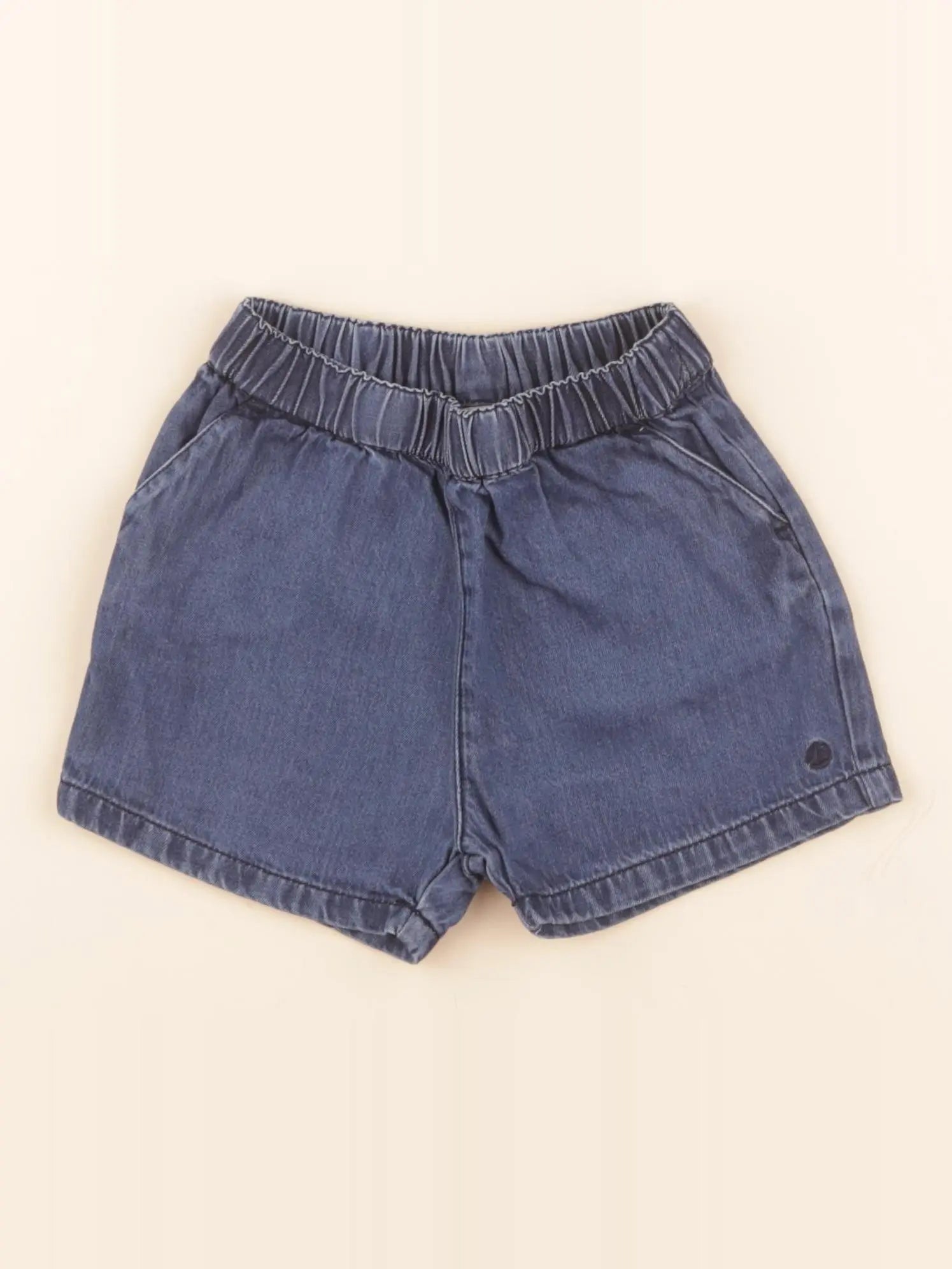 Short bleu
