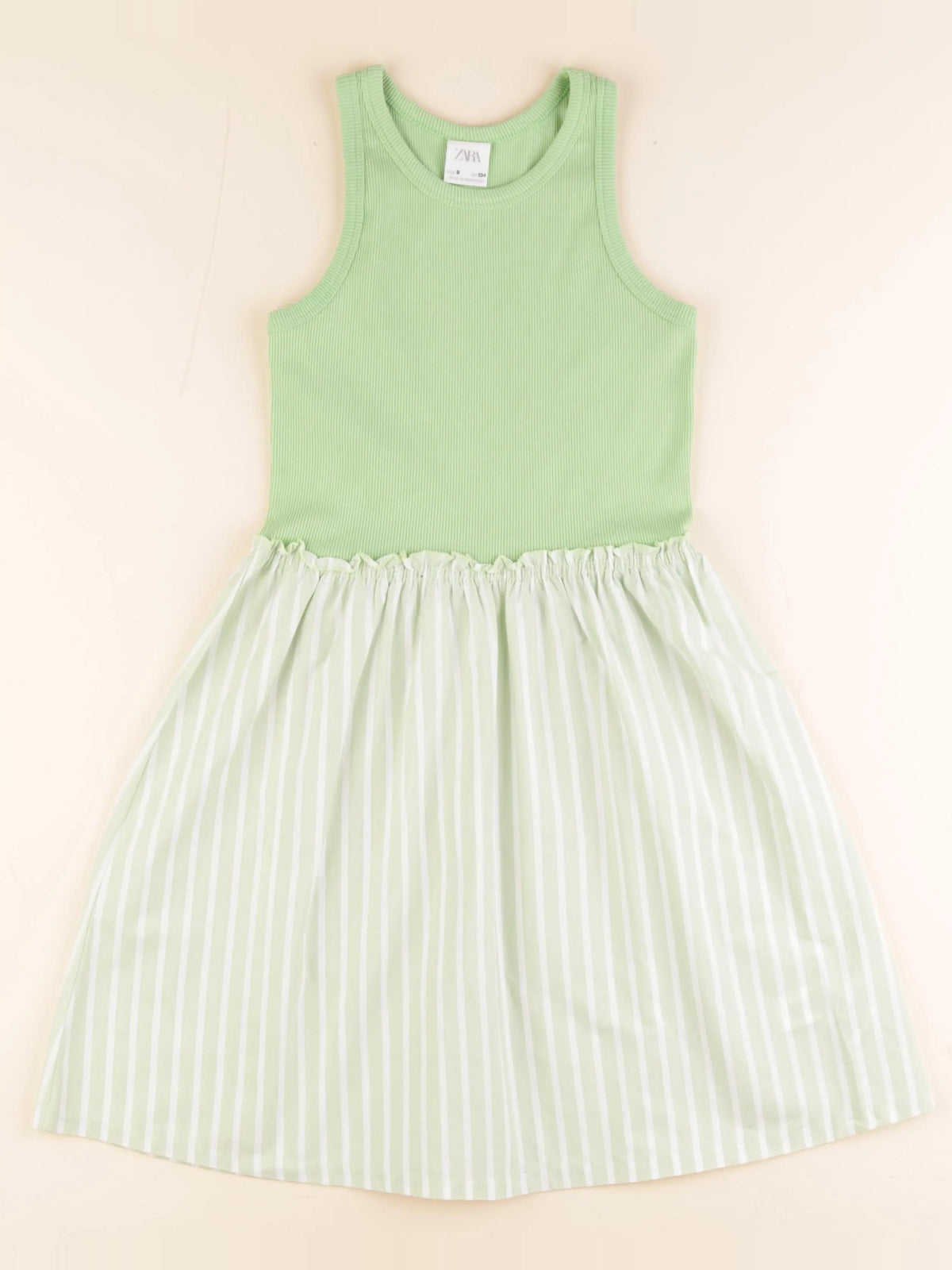 Zara - robe vert - 9 ans