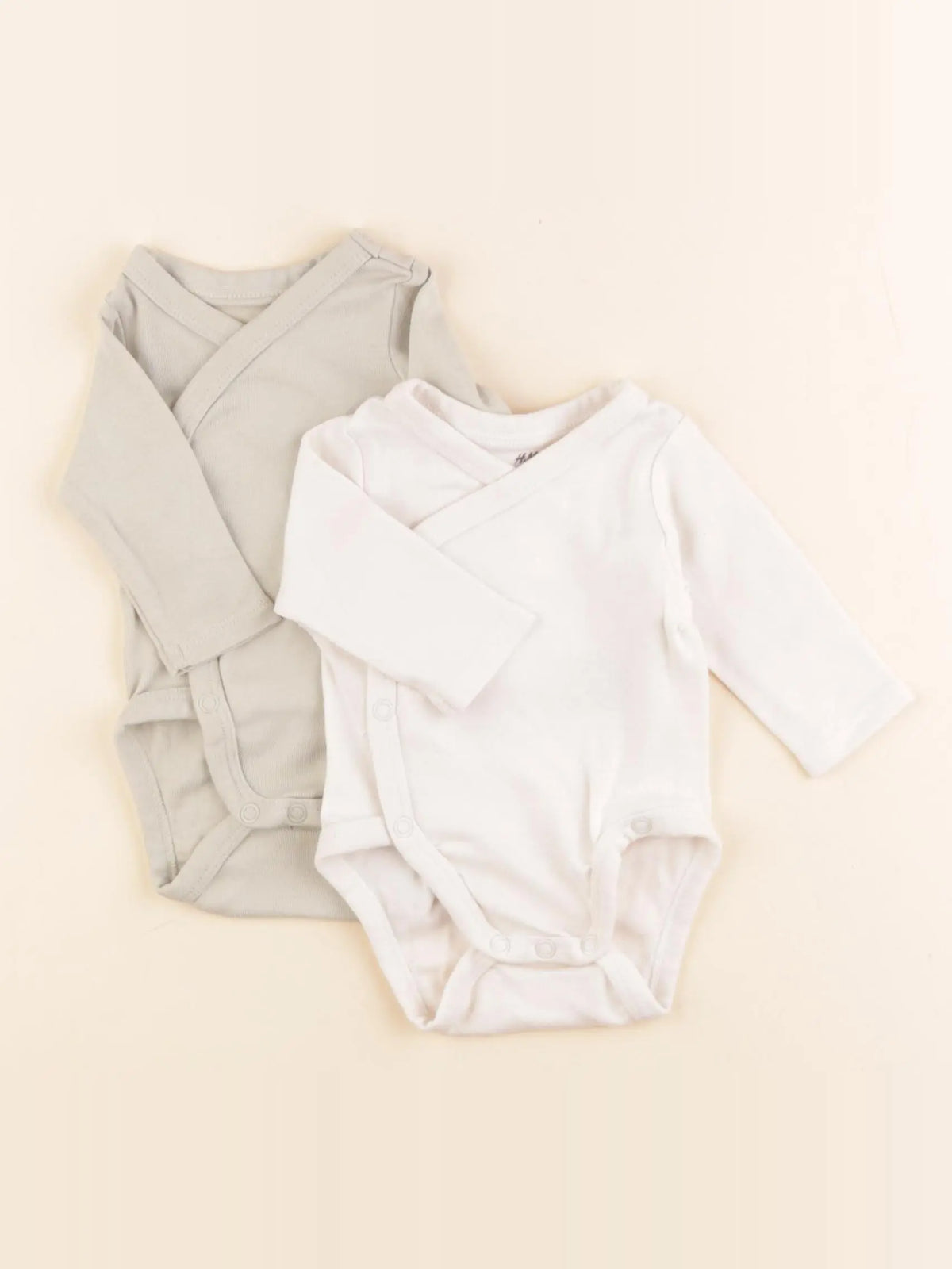 H&M - lot de 2 bodies en coton beige, vert - 0/1 mois