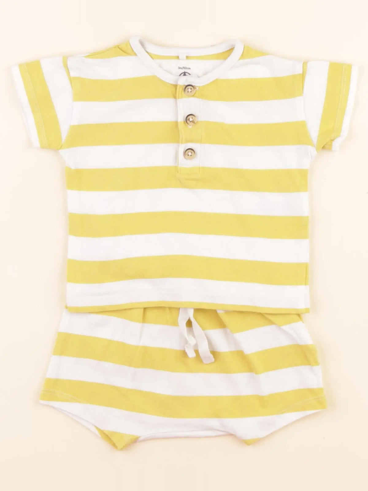Ensemble jaune