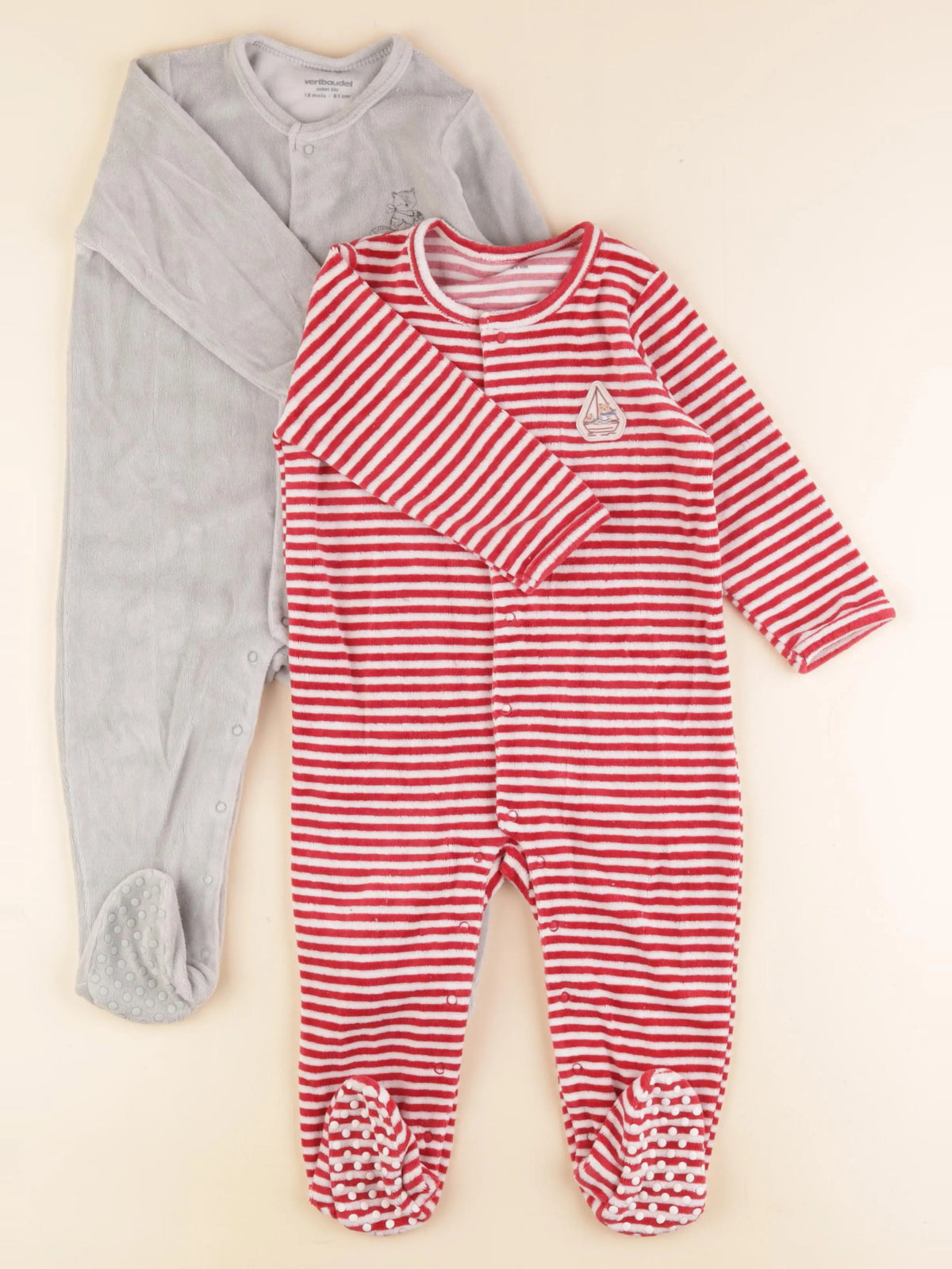 Vertbaudet - lot de 2 pyjamas velours blanc, rouge, vert - 18 mois