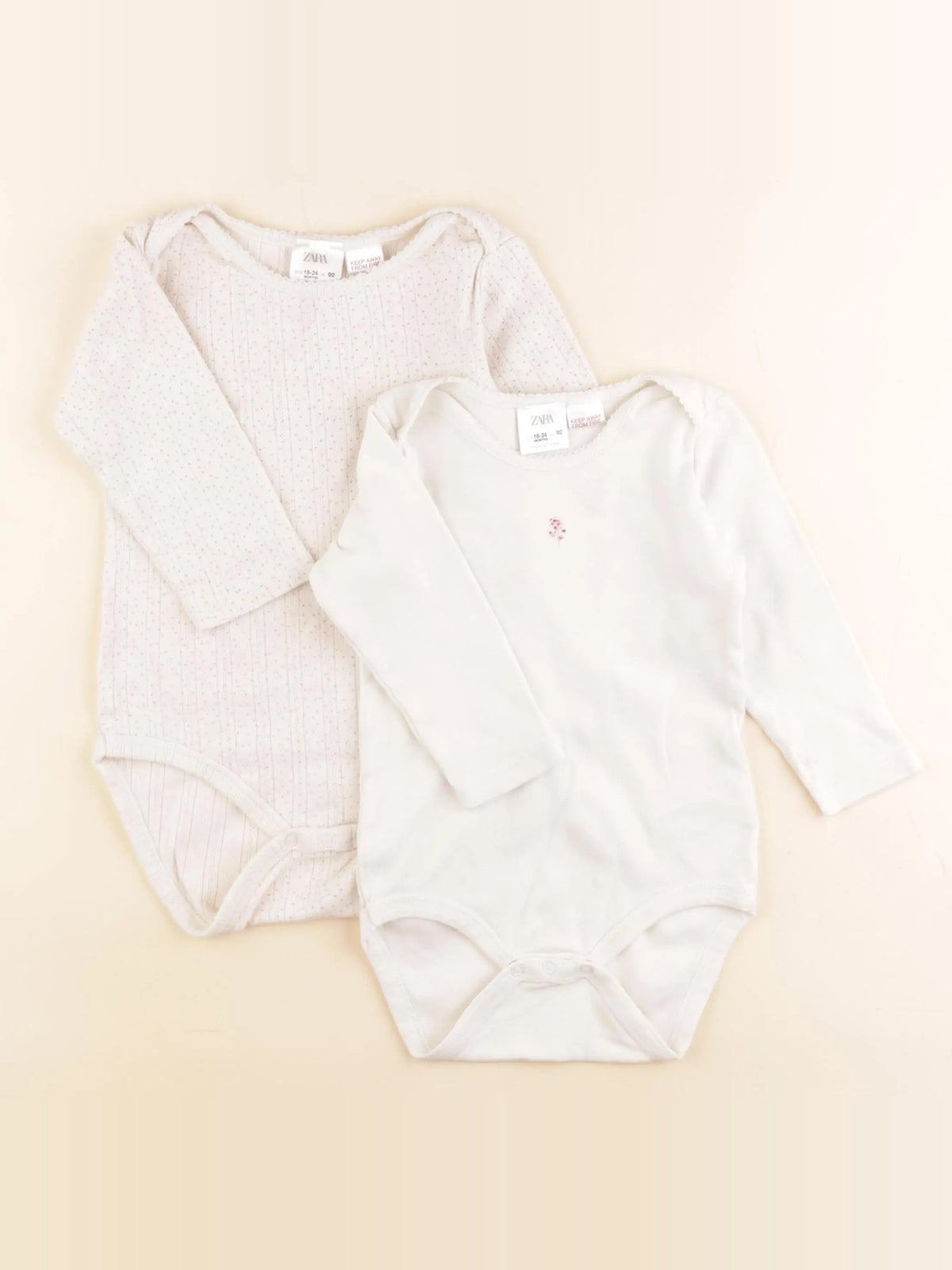 Zara - lot de 2 bodies en coton beige - 18/24 mois