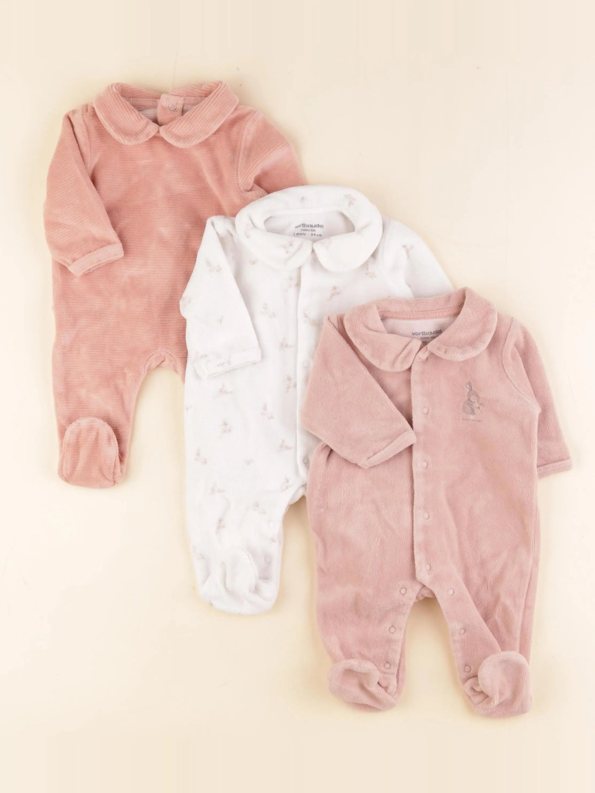 Vertbaudet - lot de 3 pyjamas velours blanc, marron, rose - 1 mois