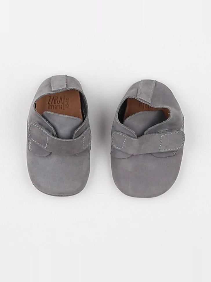 Zara - chaussons gris - pointure 15/16