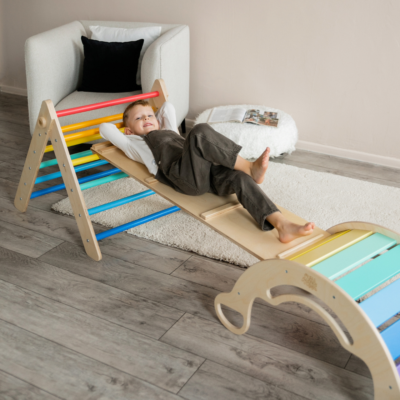 Ensemble - Triangle de Pikler + un grand toboggan à double face + bascule d’équilibre