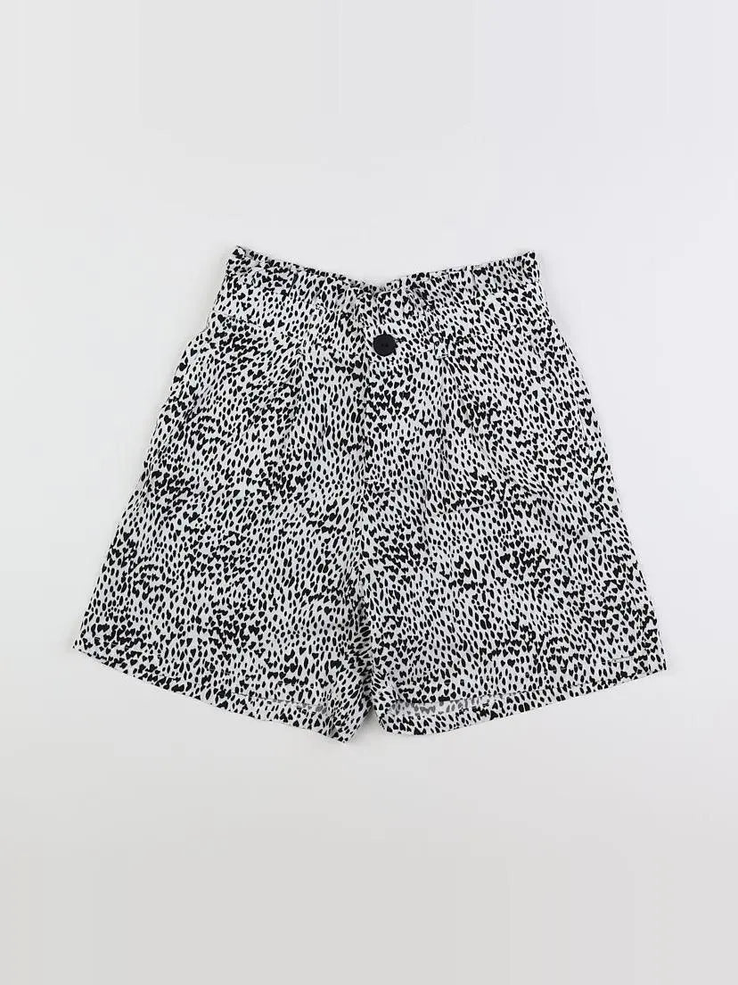 Short blanc, noir