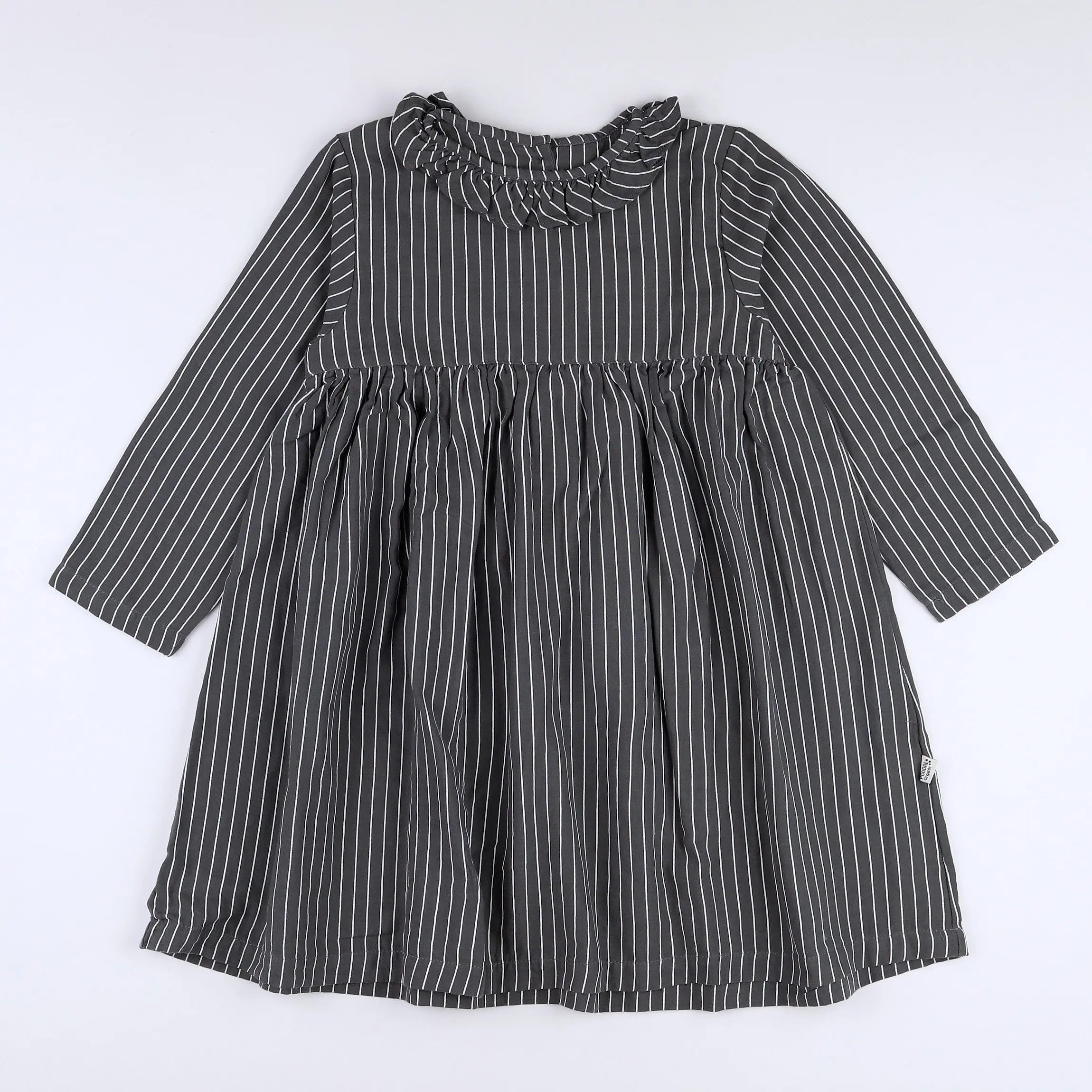 Robe gris boutons dos