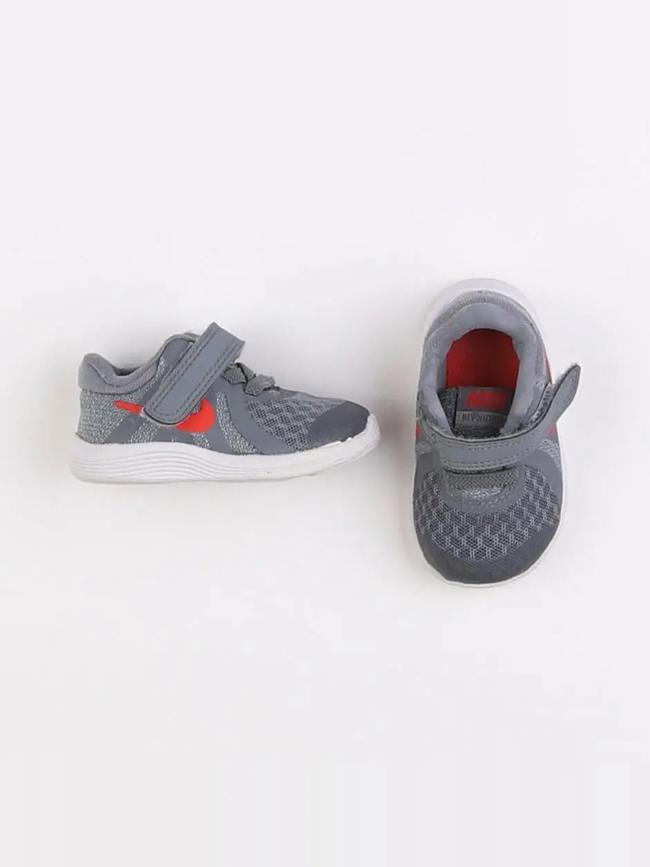 Nike - baskets gris - pointure 17