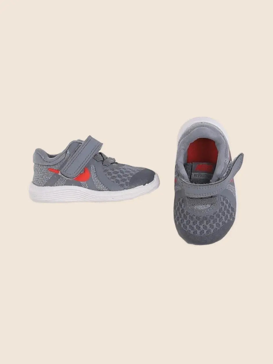 Nike - baskets gris - pointure 17