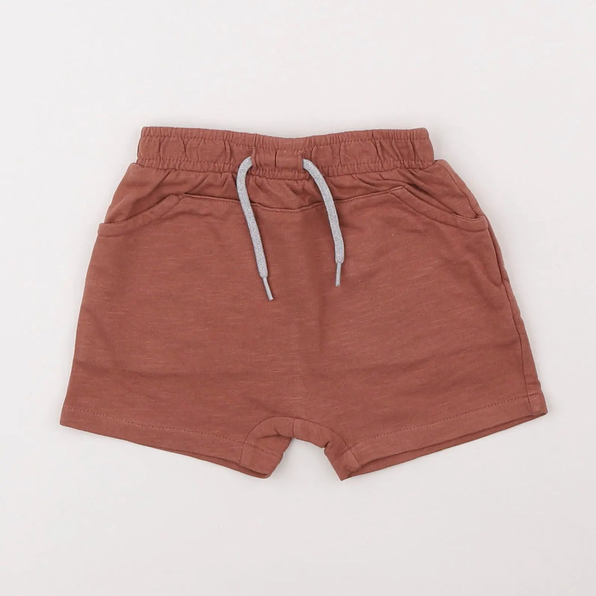 Vertbaudet - short rouge - 12 mois