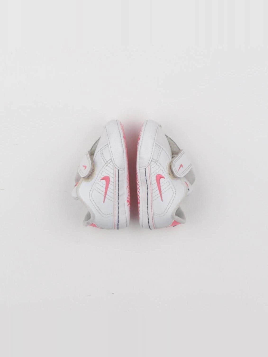 Nike - chaussons blanc - pointure 17