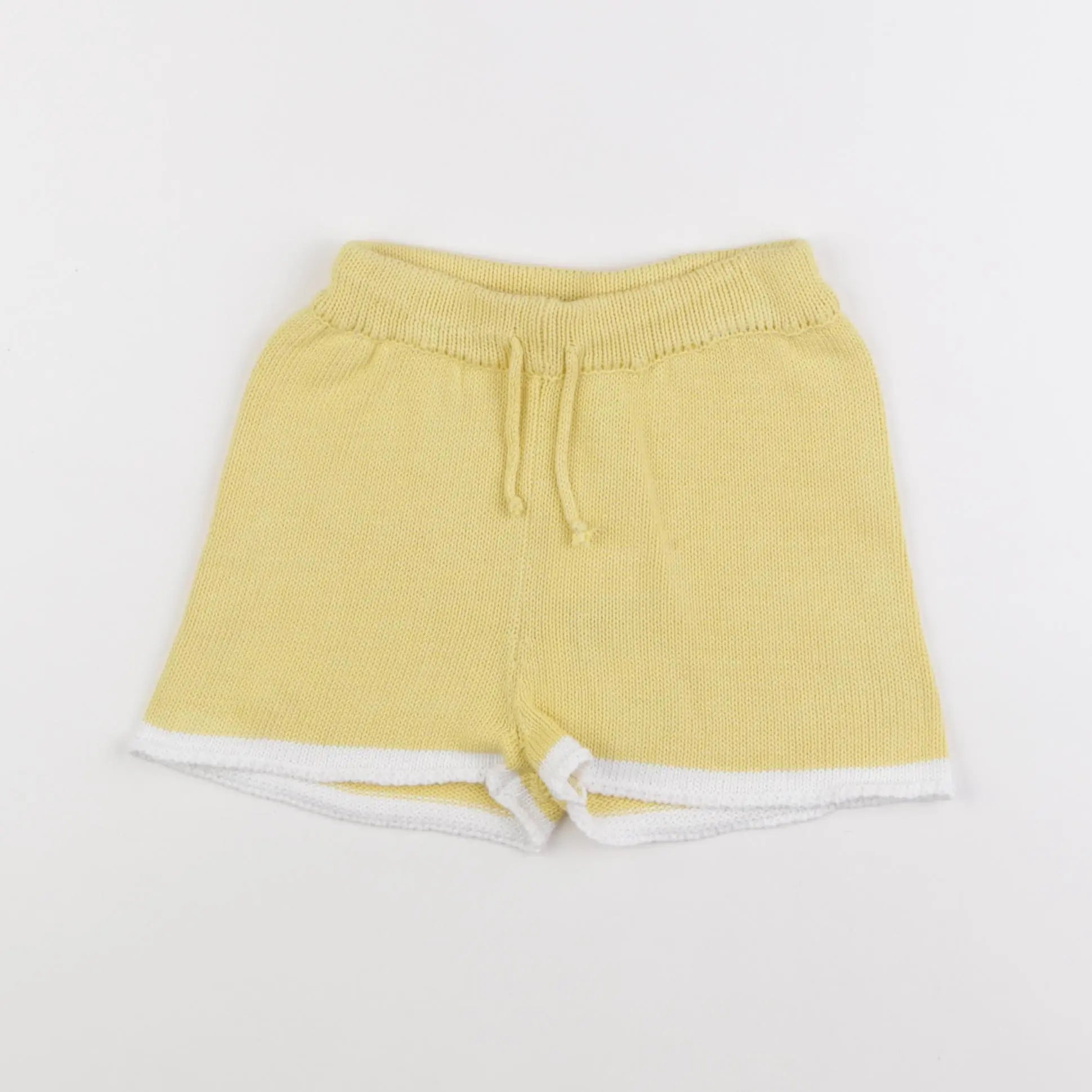 The new society - short jaune - 6 ans