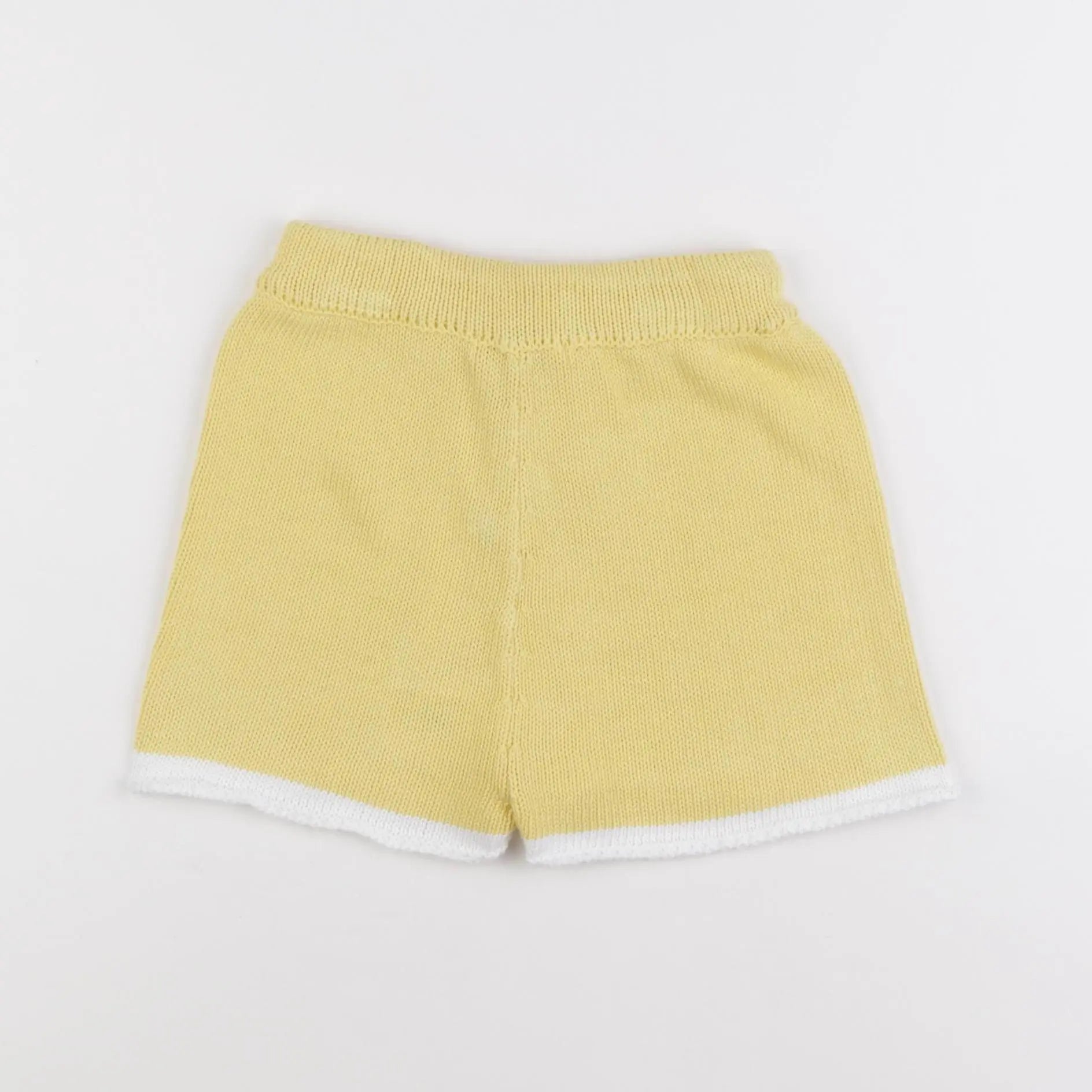 The new society - short jaune - 6 ans
