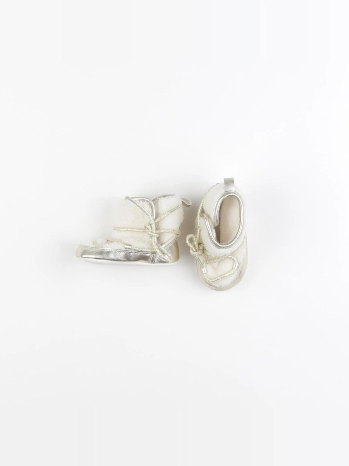 Tape à l'oeil - chaussons or - pointure 18/19