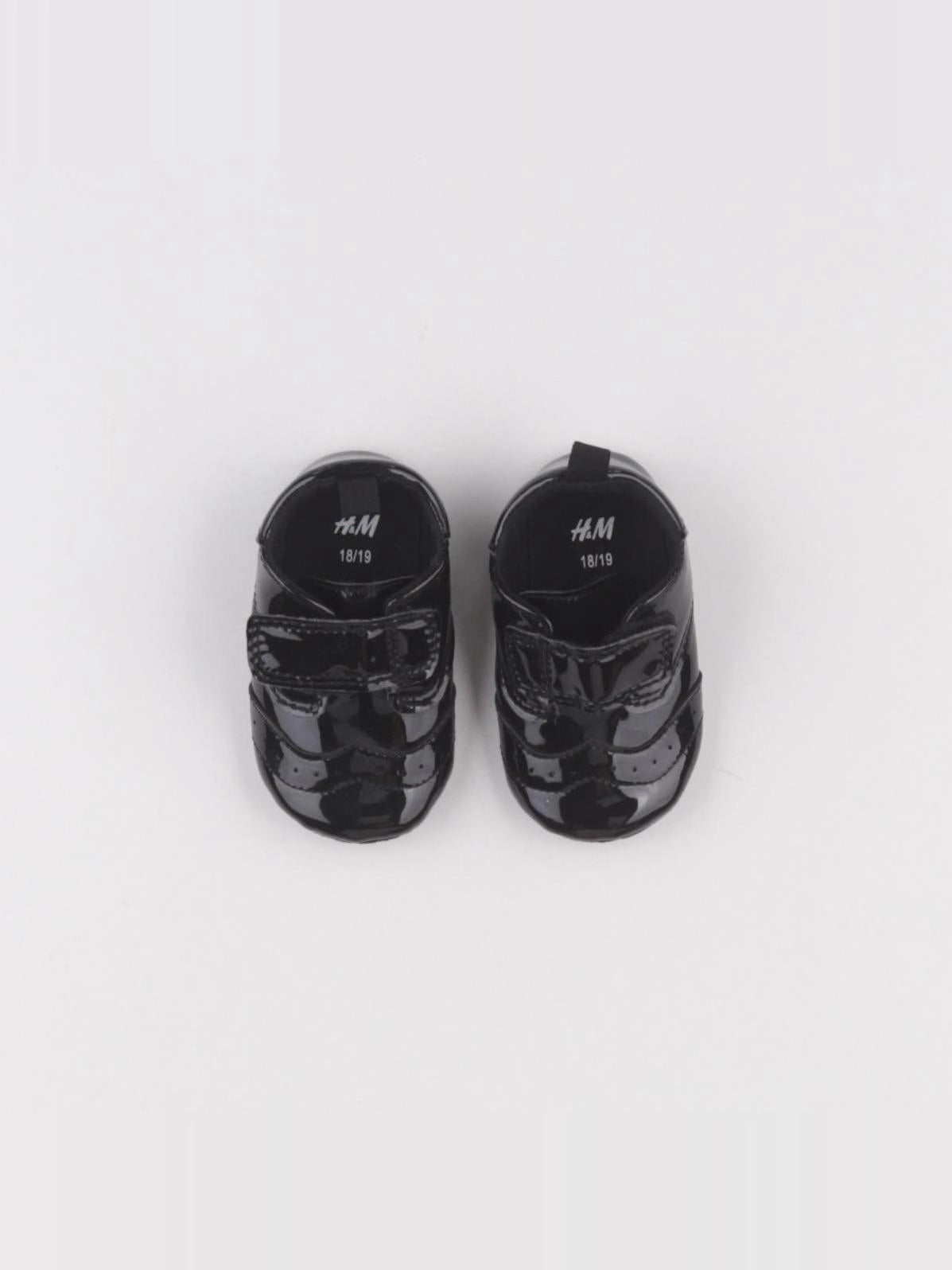 H&M - chaussons noir - pointure 18/19