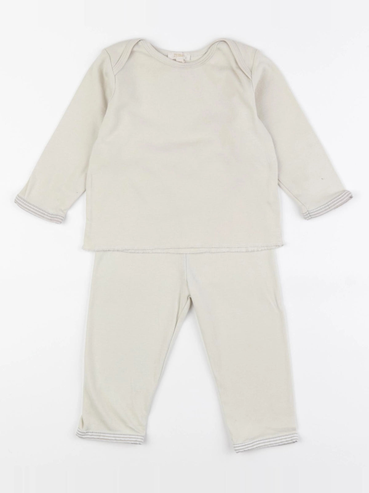 23 mai - ensemble beige - 18 mois