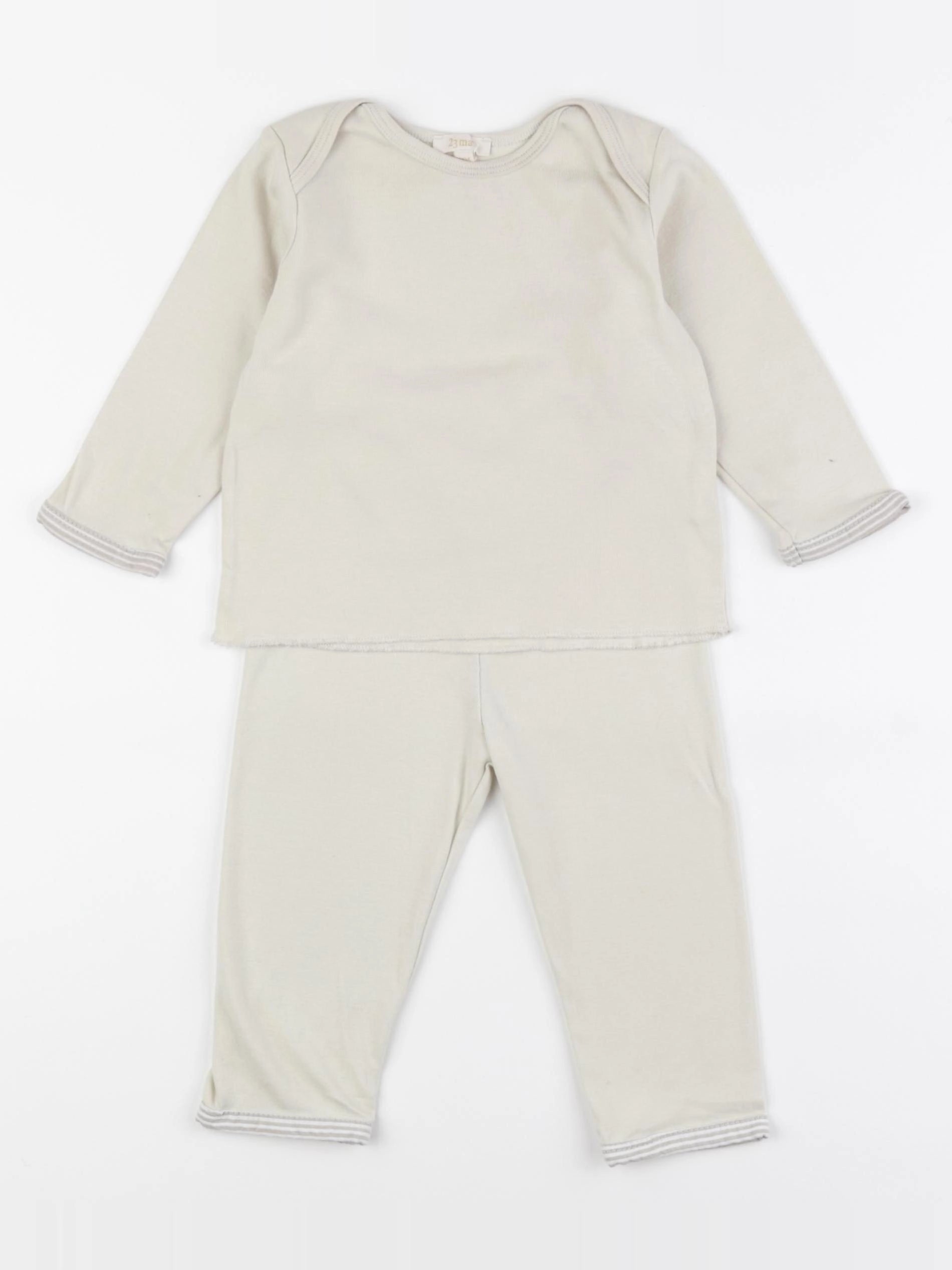 23 mai - ensemble beige - 18 mois