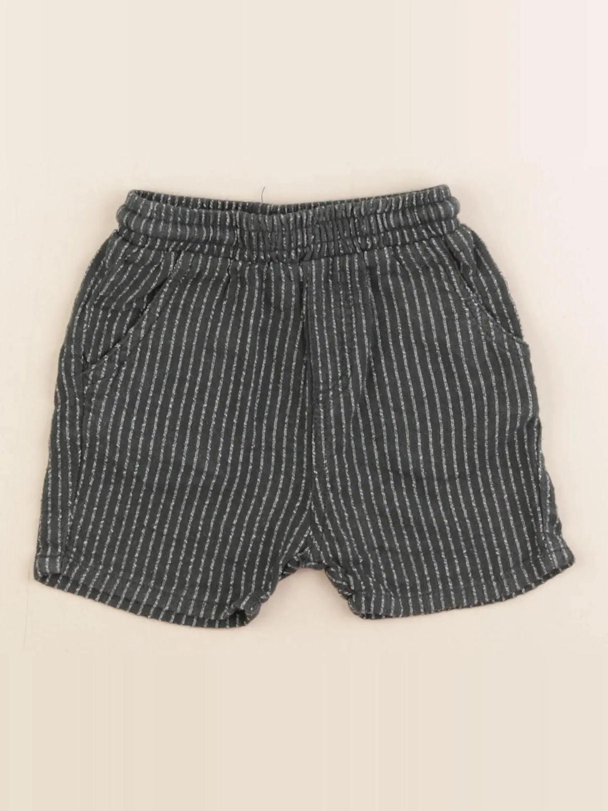 Zara - short vert - 6/9 mois