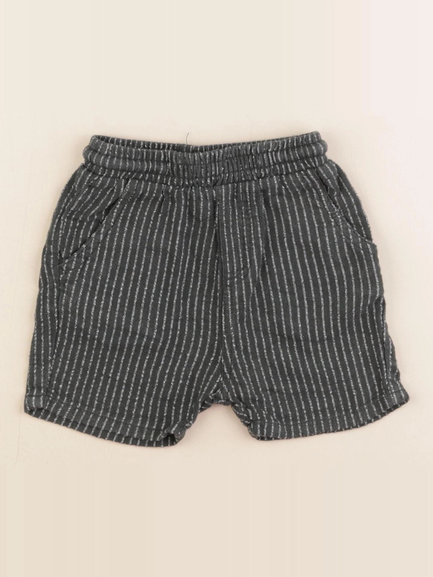 Zara - short vert - 6/9 mois