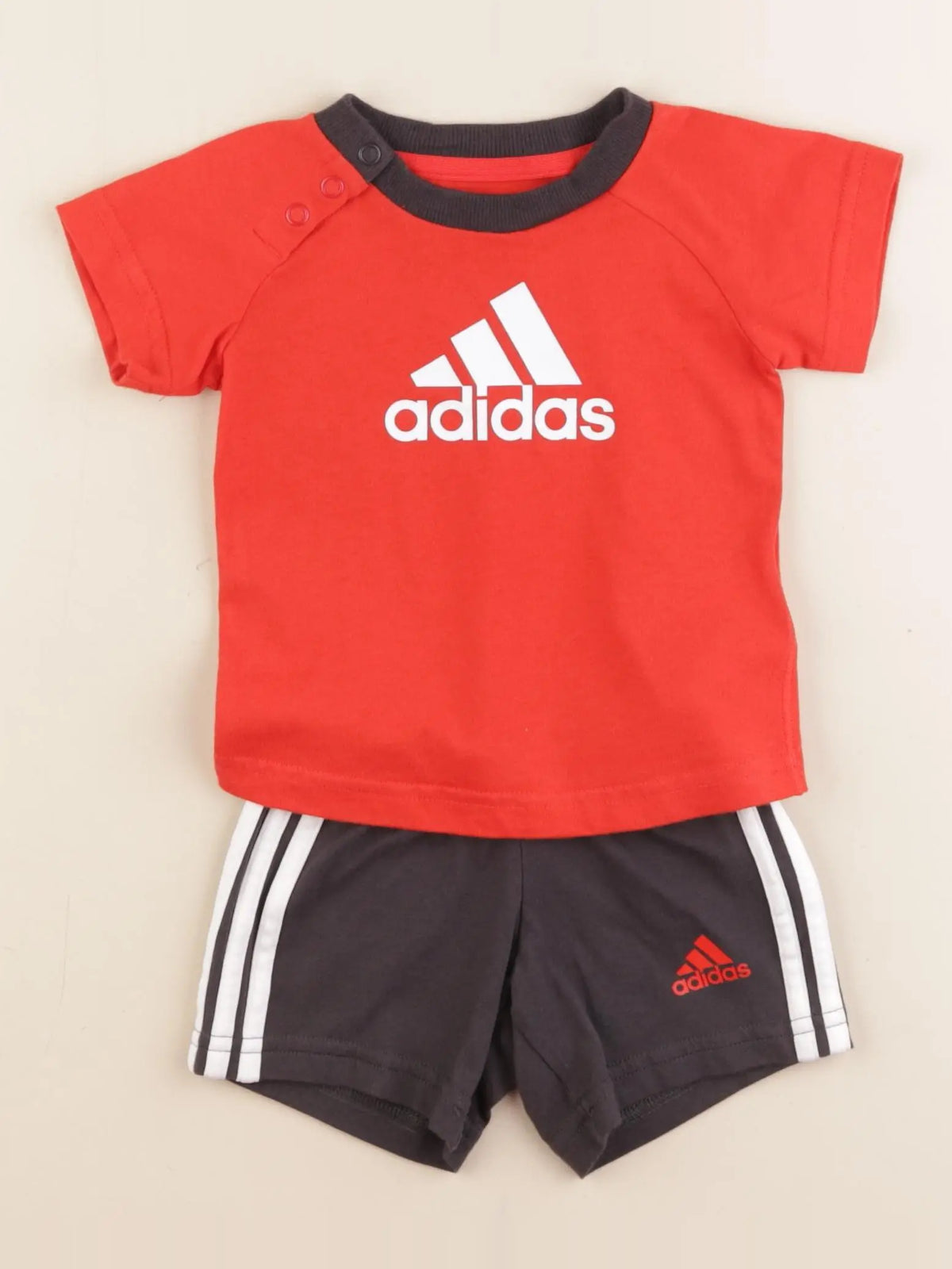 Adidas - ensemble gris, rouge - 0/3 mois
