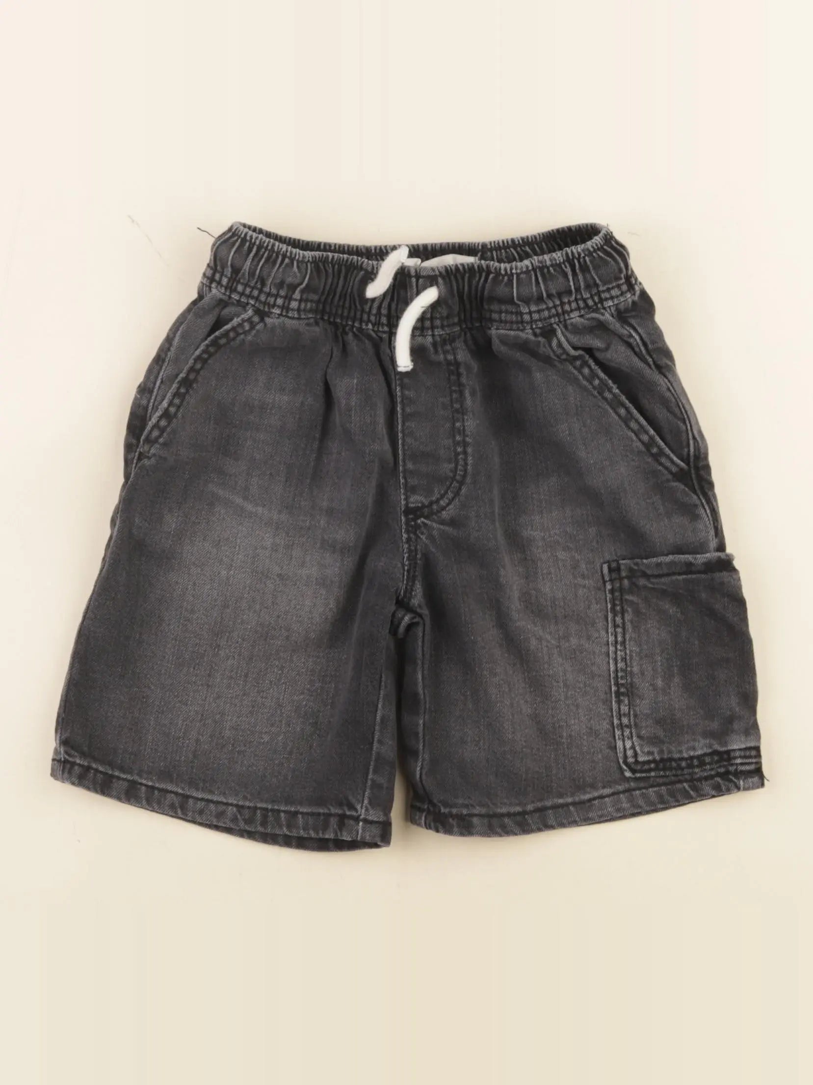 Zara - short noir - 5 ans