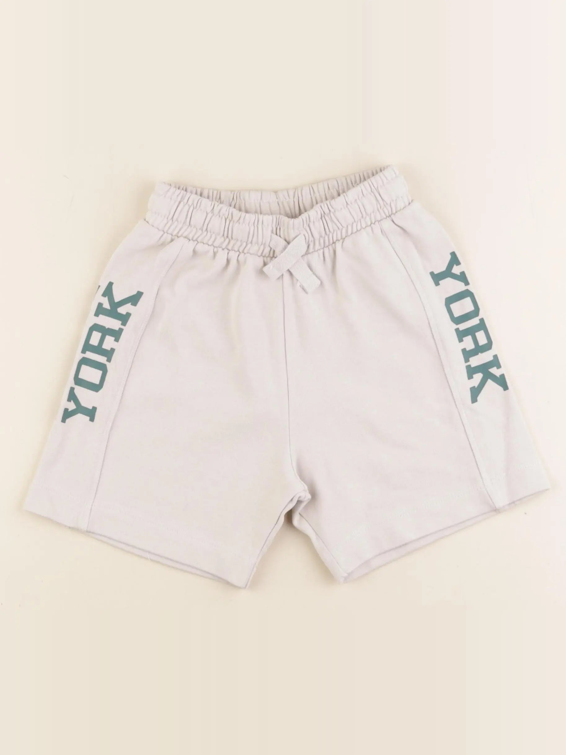 Zara - short beige - 4 ans