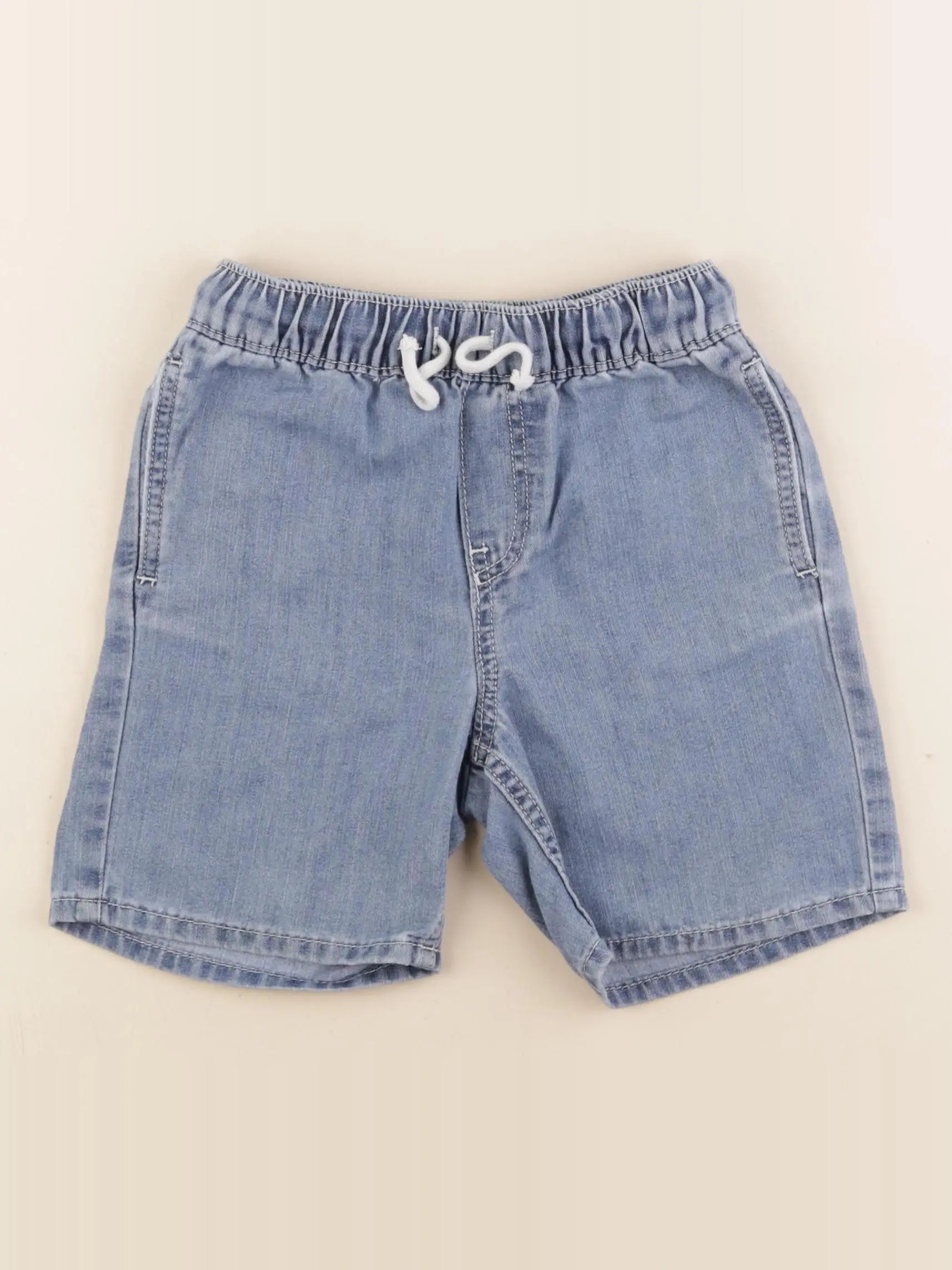 H&M - short bleu - 3/4 ans