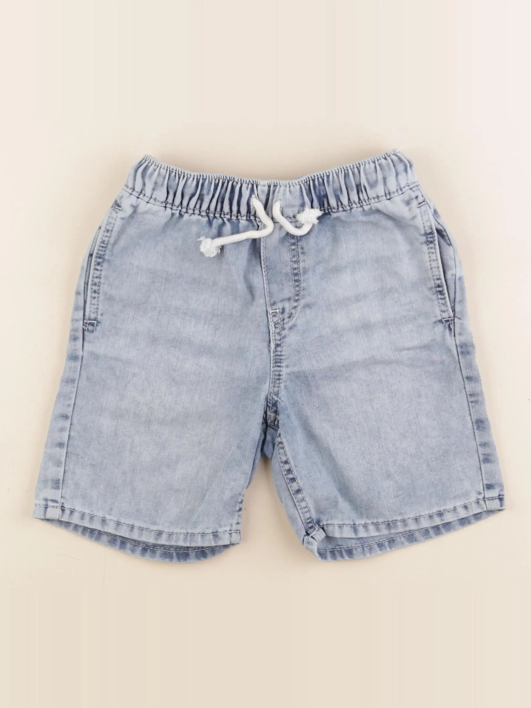 H&M - short bleu - 3/4 ans