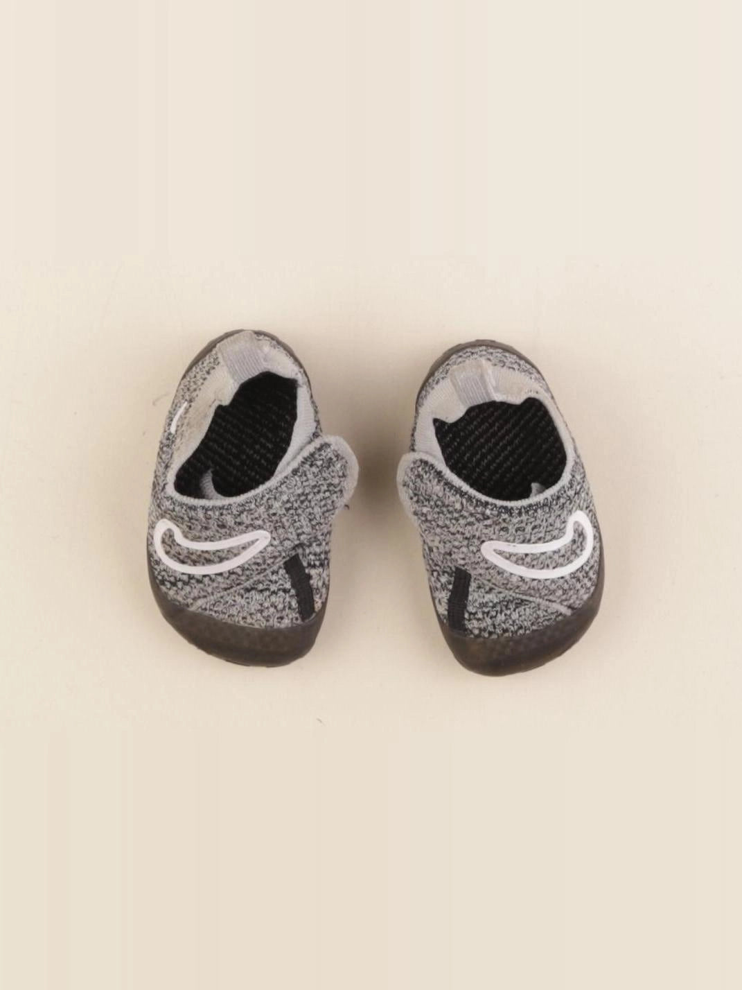 Nike - chaussons gris - pointure 19