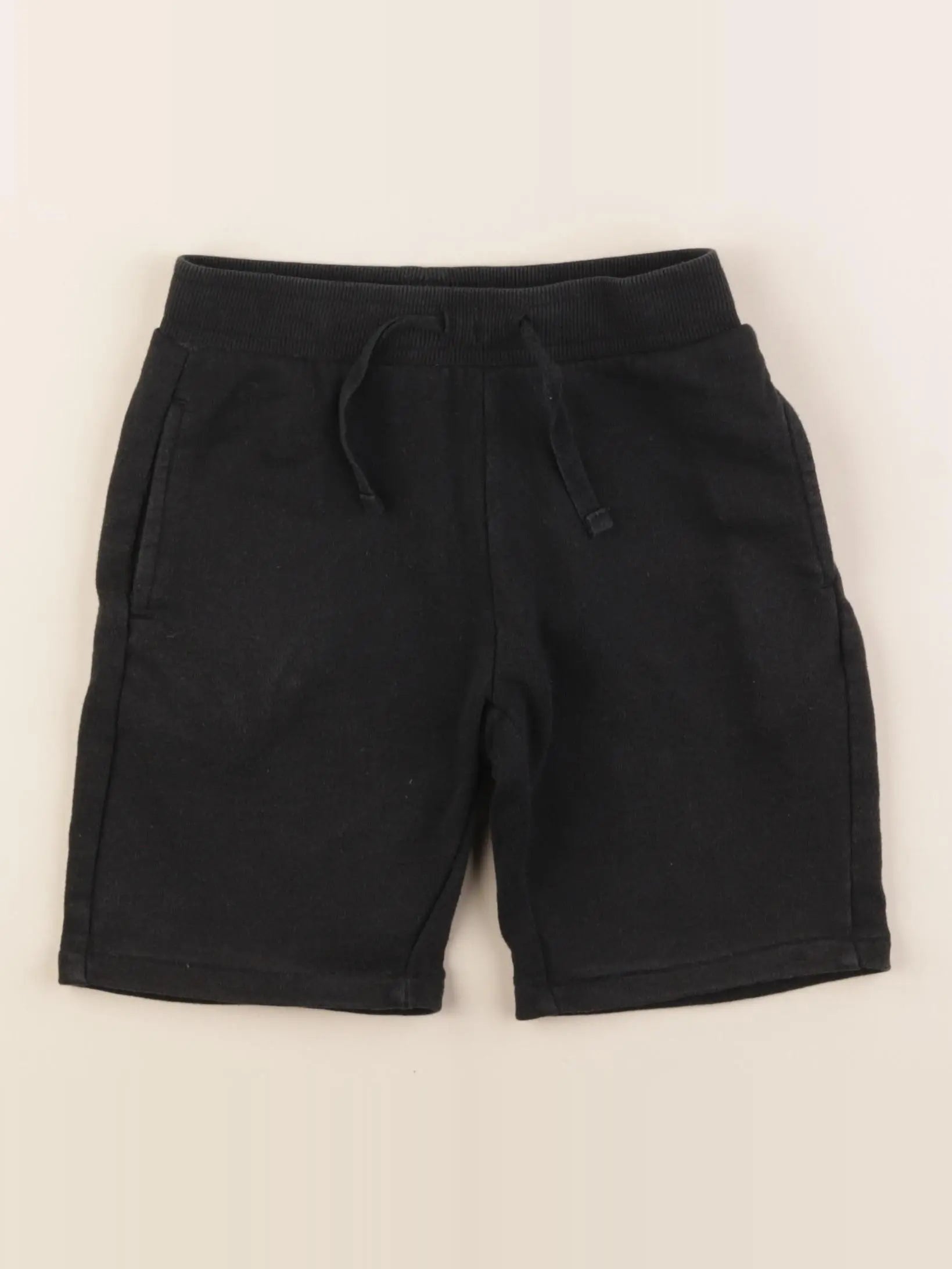 Vertbaudet - short noir - 7 ans