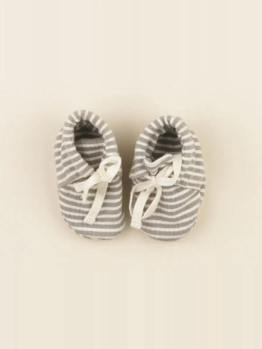 Quincy Mae - chaussons beige - pointure 17