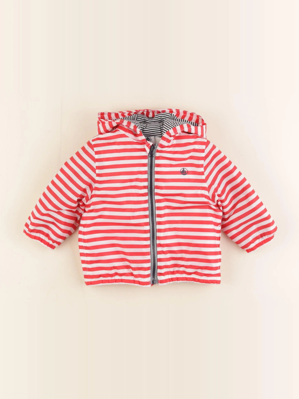 Petit Bateau - imperméable rouge - 6 mois