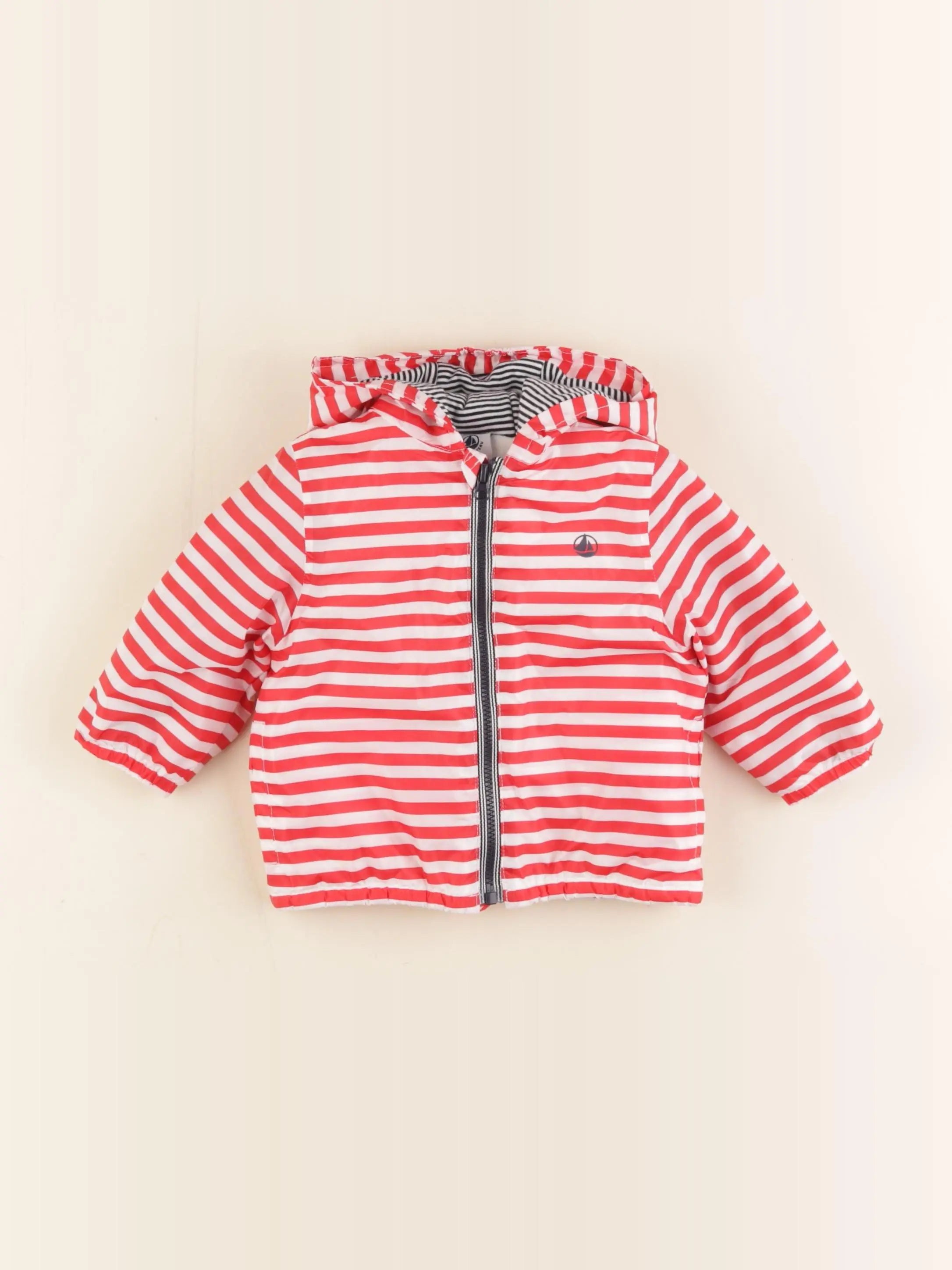 Petit Bateau - imperméable rouge - 6 mois