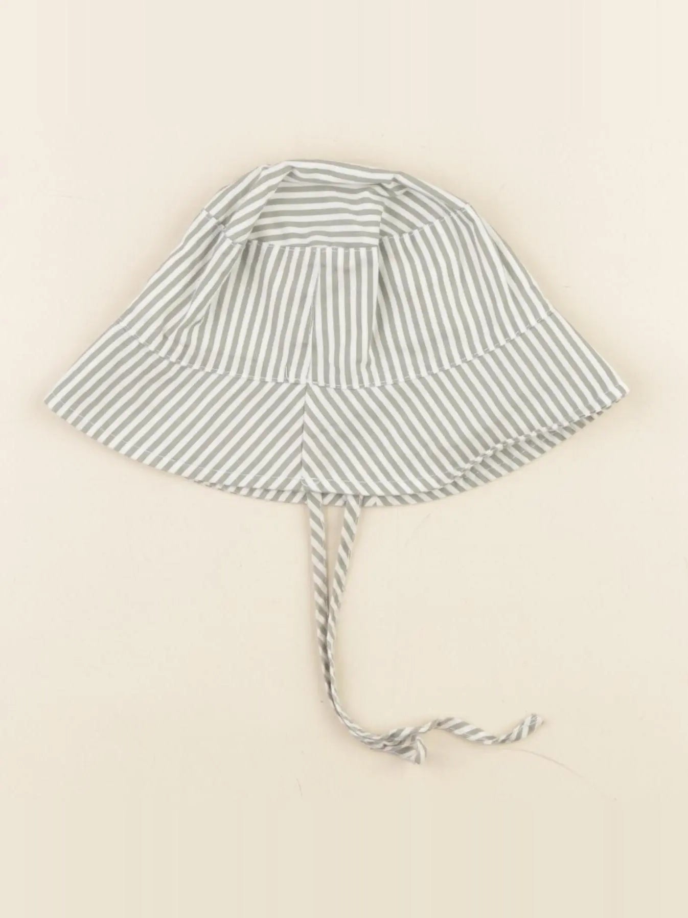 H&M - chapeau vert - 1 an à 2 ans