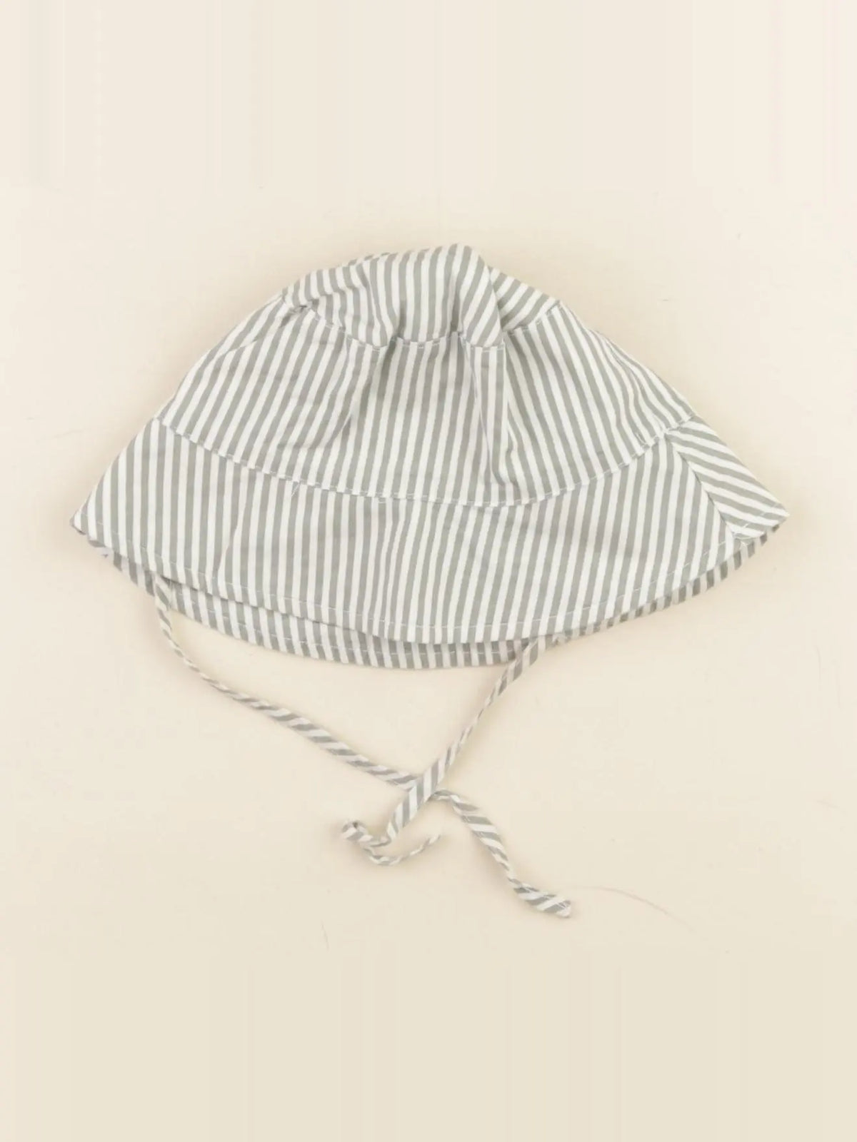 H&M - chapeau vert - 1 an à 2 ans