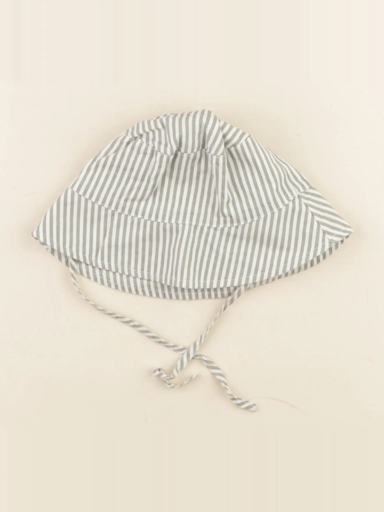 H&M - chapeau vert - 1 an à 2 ans