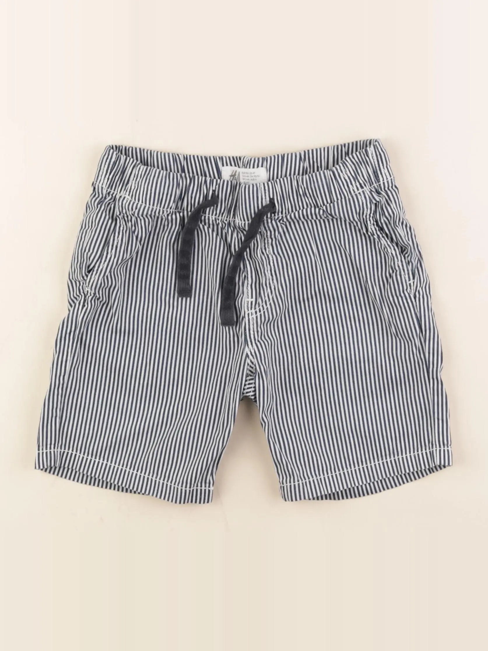 H&M - short bleu - 3/4 ans