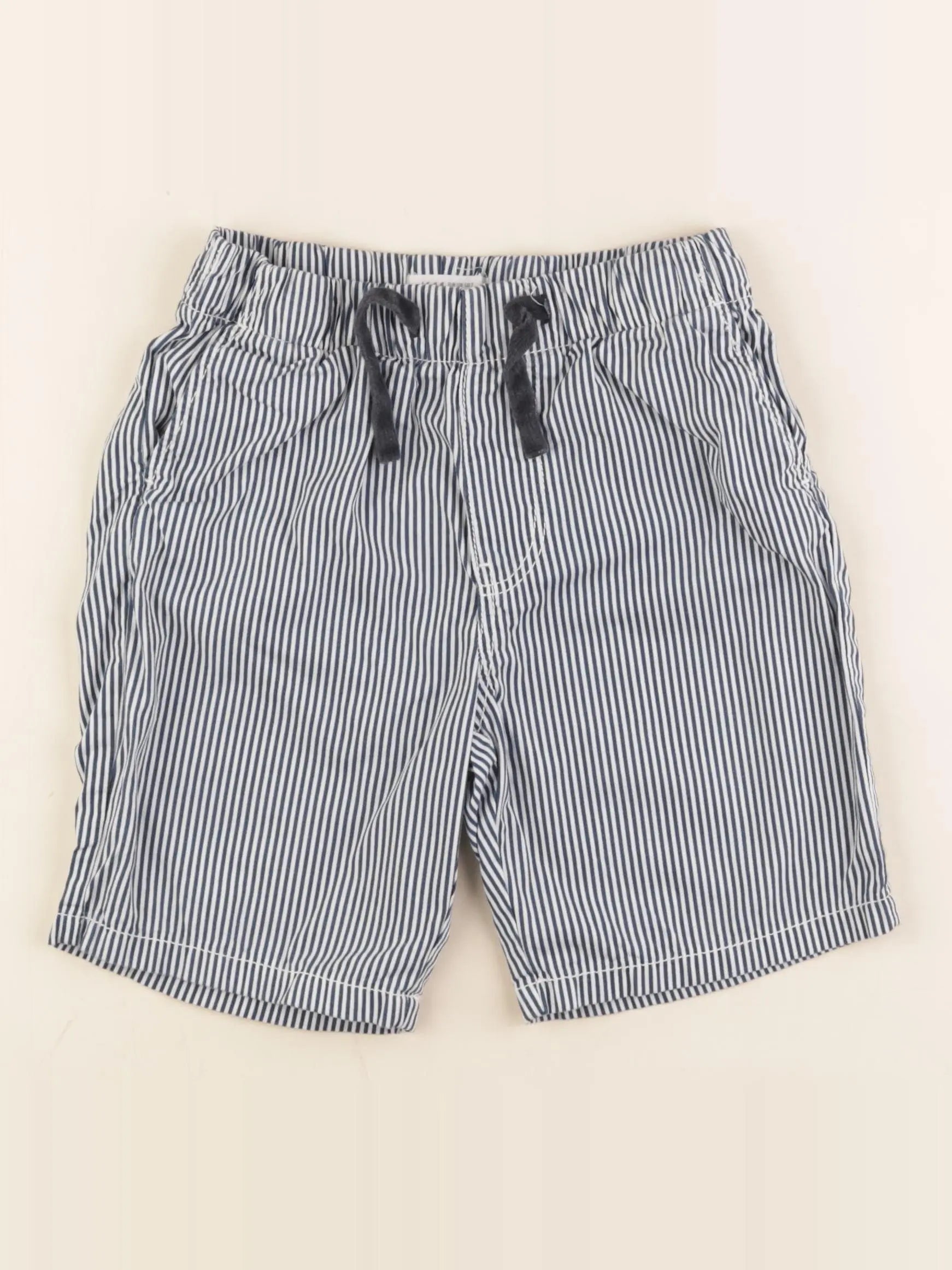 H&M - short bleu - 7/8 ans